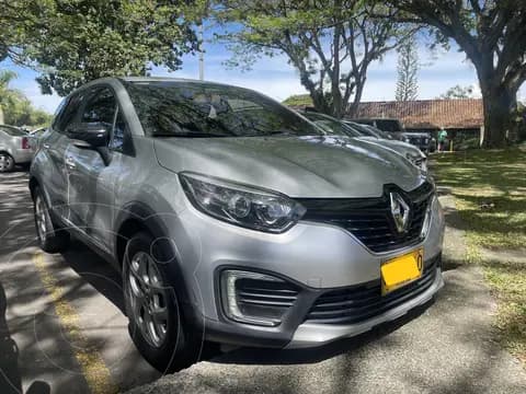 Renault Captur 2.0L Zen usado (2018) color Gris precio $55.000.000 - imagen 1