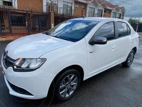 Renault Logan Night & Day usado (2017) color Blanco precio $41.500.000 - imagen 1