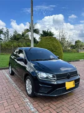 Volkswagen Gol Comfortline Aut usado (2022) color Negro precio $53.000.000 - imagen 1