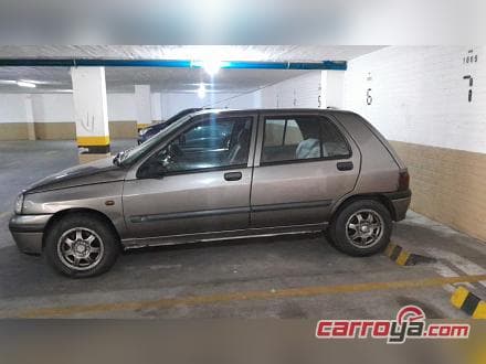 Renault Clio 2001 - imagen 1
