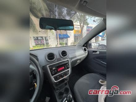 Volkswagen Voyage 2015 - imagen 1