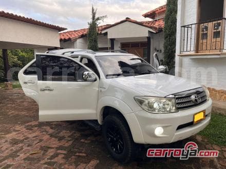 Toyota Fortuner 2011 - imagen 1