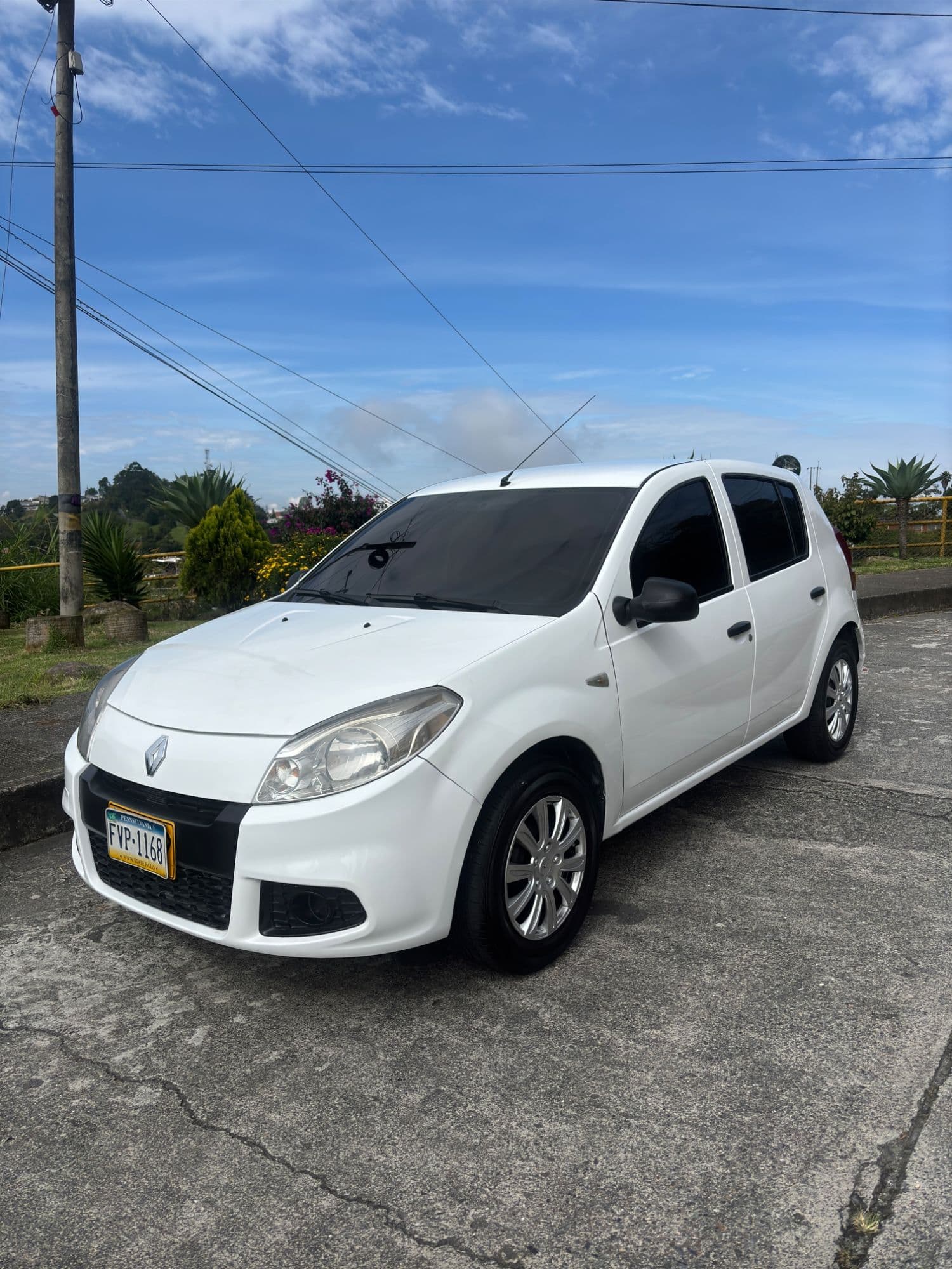 Excelente Renault Sandero - imagen 1