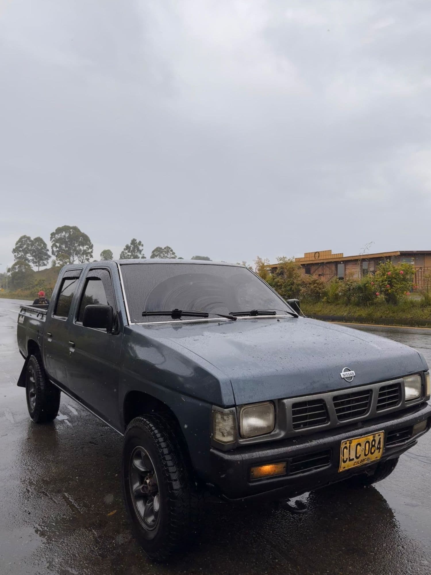 Nissan D21 4x4 gasolina - imagen 1