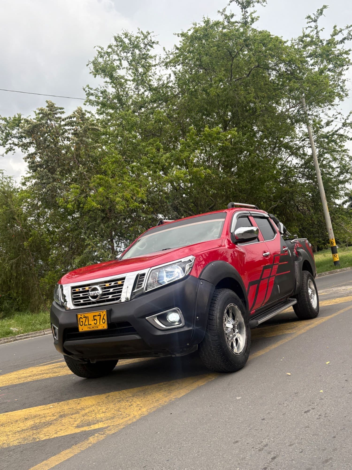 Nissan frontier 4x2 gasolina - imagen 1