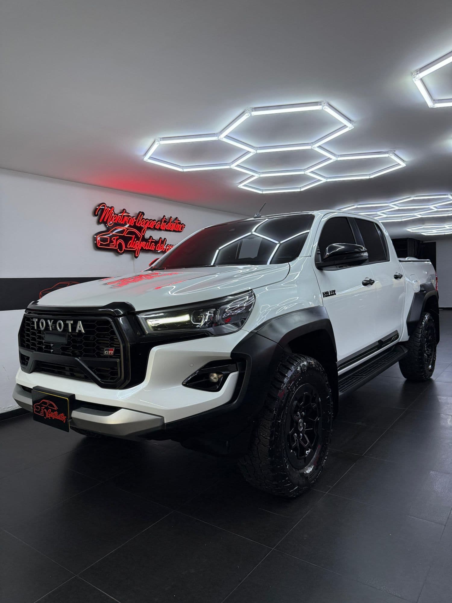 Toyota Hilux Rocco GR 2024 - imagen 1