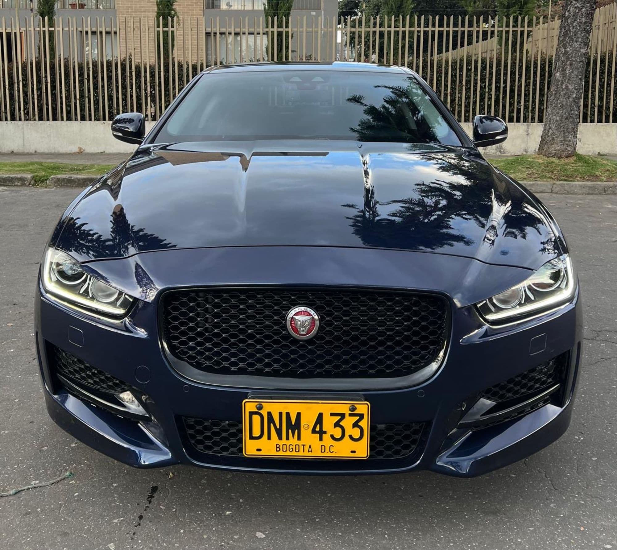 Jaguar XE 2.0L R-Sport 2017 - imagen 1