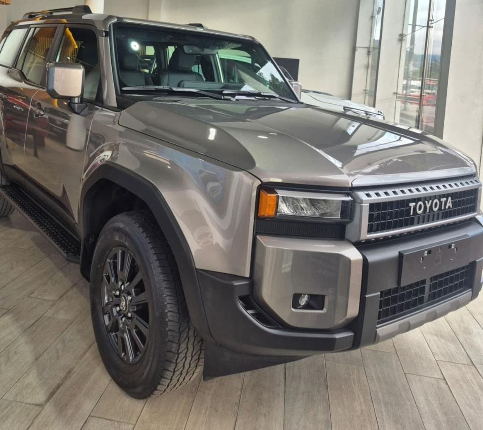 Toyota Prado TXL 2026 - imagen 1