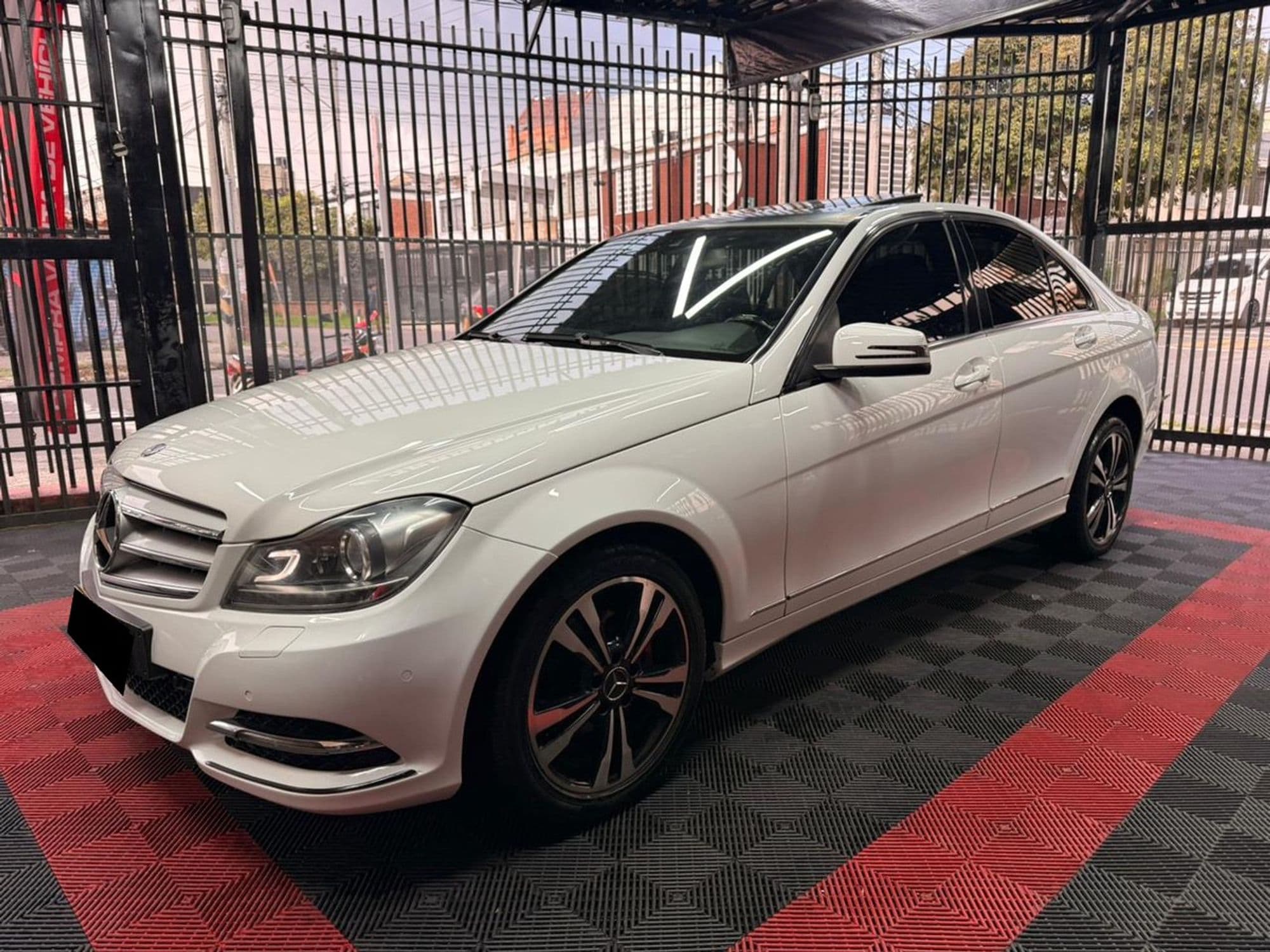 Mercedes-Benz Clase C 1.8 Cgi Avantgarde - imagen 1