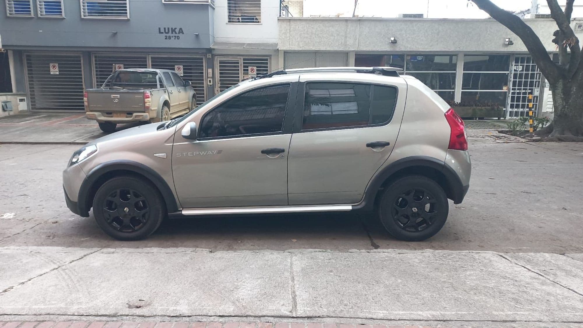 RENAULT SANDERO STEPWAY MODELO 2012 - imagen 1