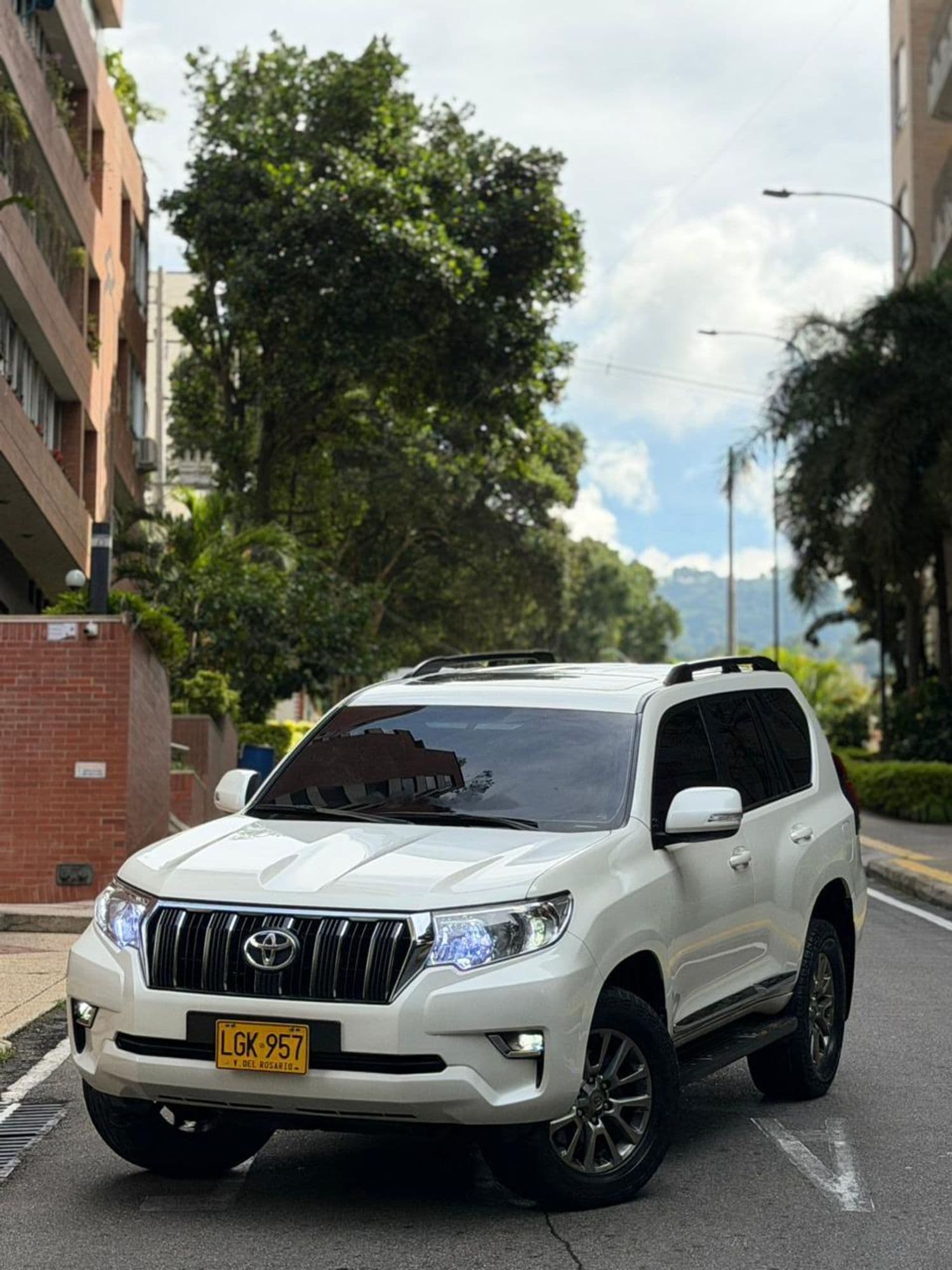 TOYOTA PRADO TXL 2022 2.8 DIÉSEL 4x4 - imagen 1