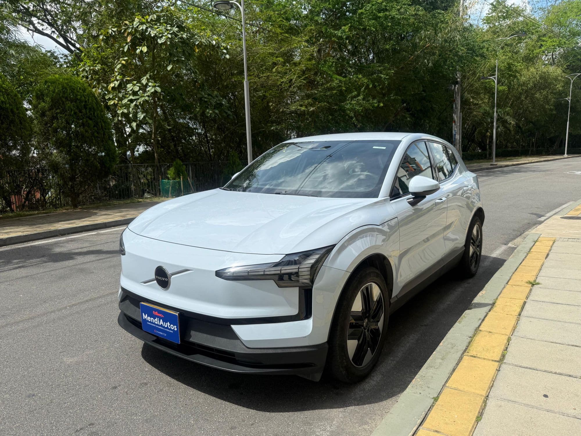 Volvo EX30 Core RWD - imagen 1