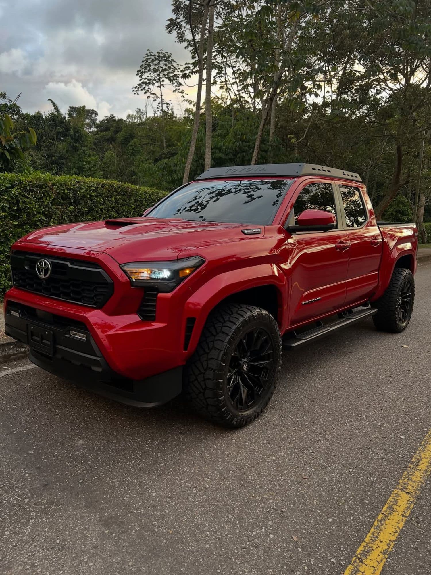 Toyota tacoma TRD sport híbrida 2025 - imagen 1
