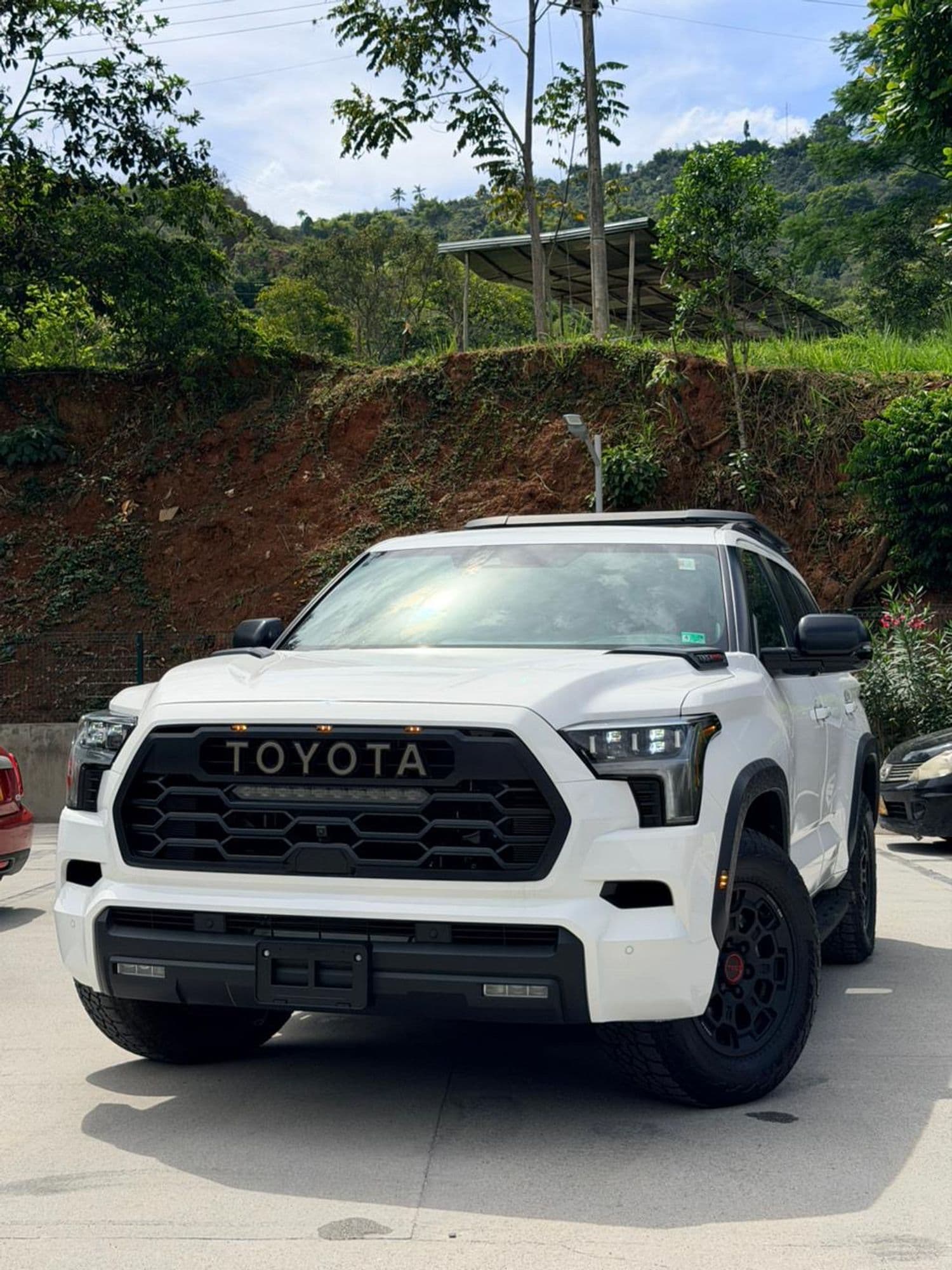 Toyota Sequioa TRD PRO 2025 híbrida - imagen 1