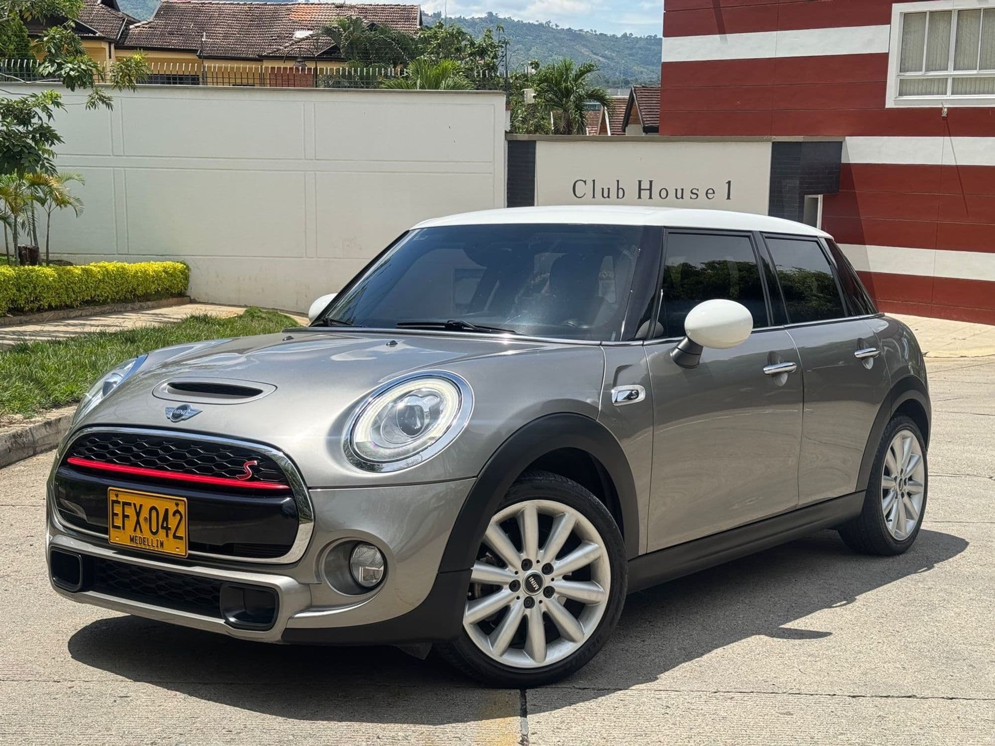 Mini cooper s f55 2018 - imagen 1
