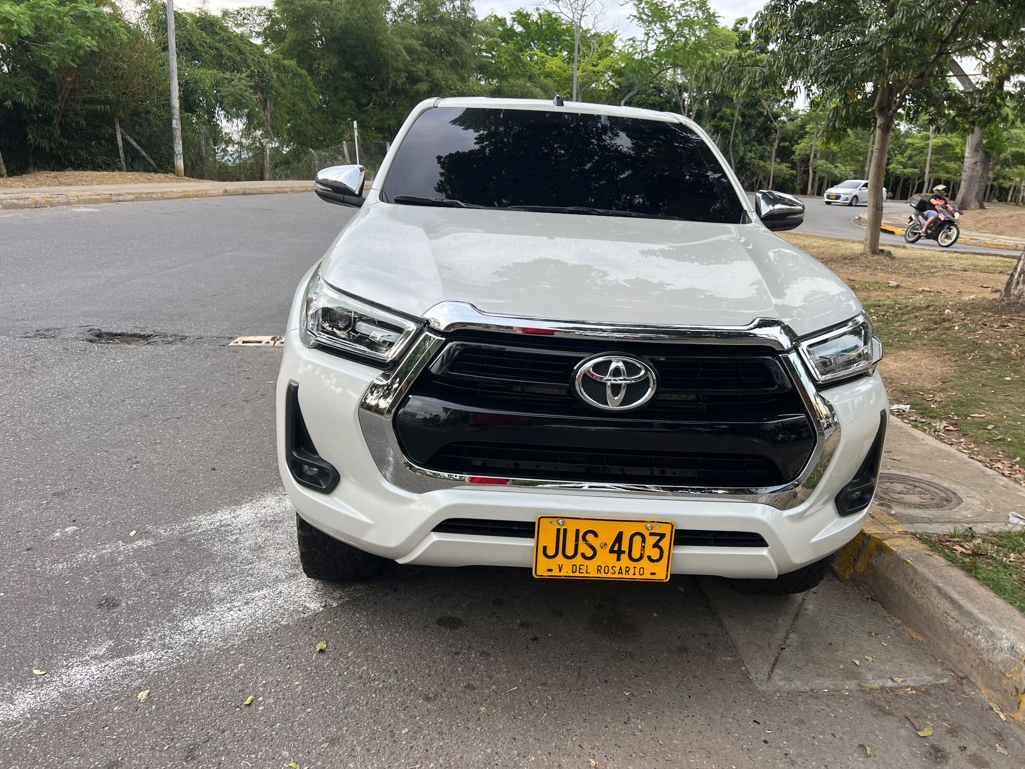 Toyota Hilux 2.4 AT 2021 Blindada - imagen 1