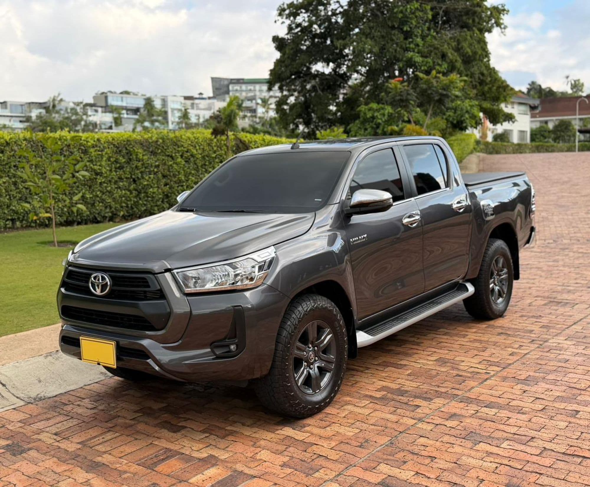 TOYOTA HILUX SR 2024 MECÁNICA 4X4 DIÉSEL - imagen 1