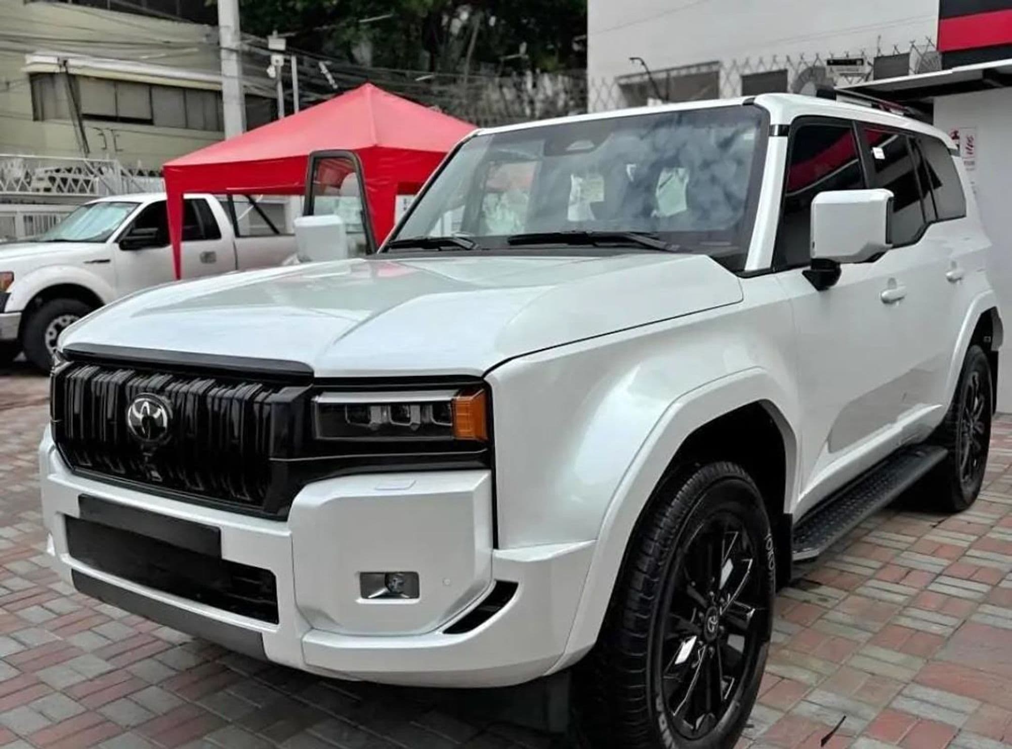 Toyota Prado VX 2026 - imagen 1