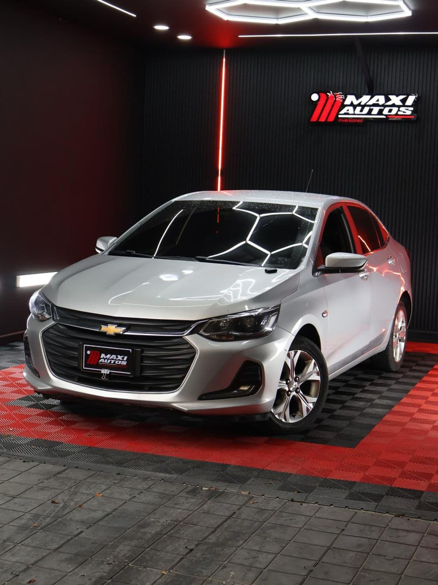 CHEVROLET ONIX PREMIER 2021 1.0L AUTOMÁTICO PLATA KMS 54.700 - imagen 1