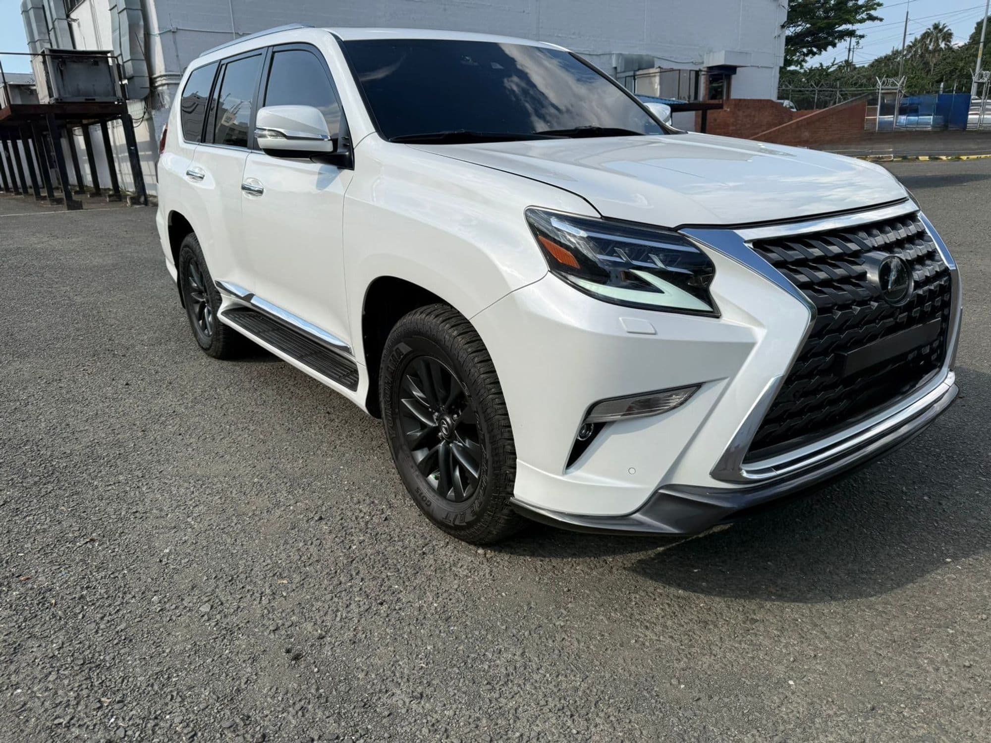 Lexus GX 460 2021 NO PERMUTAS - imagen 1