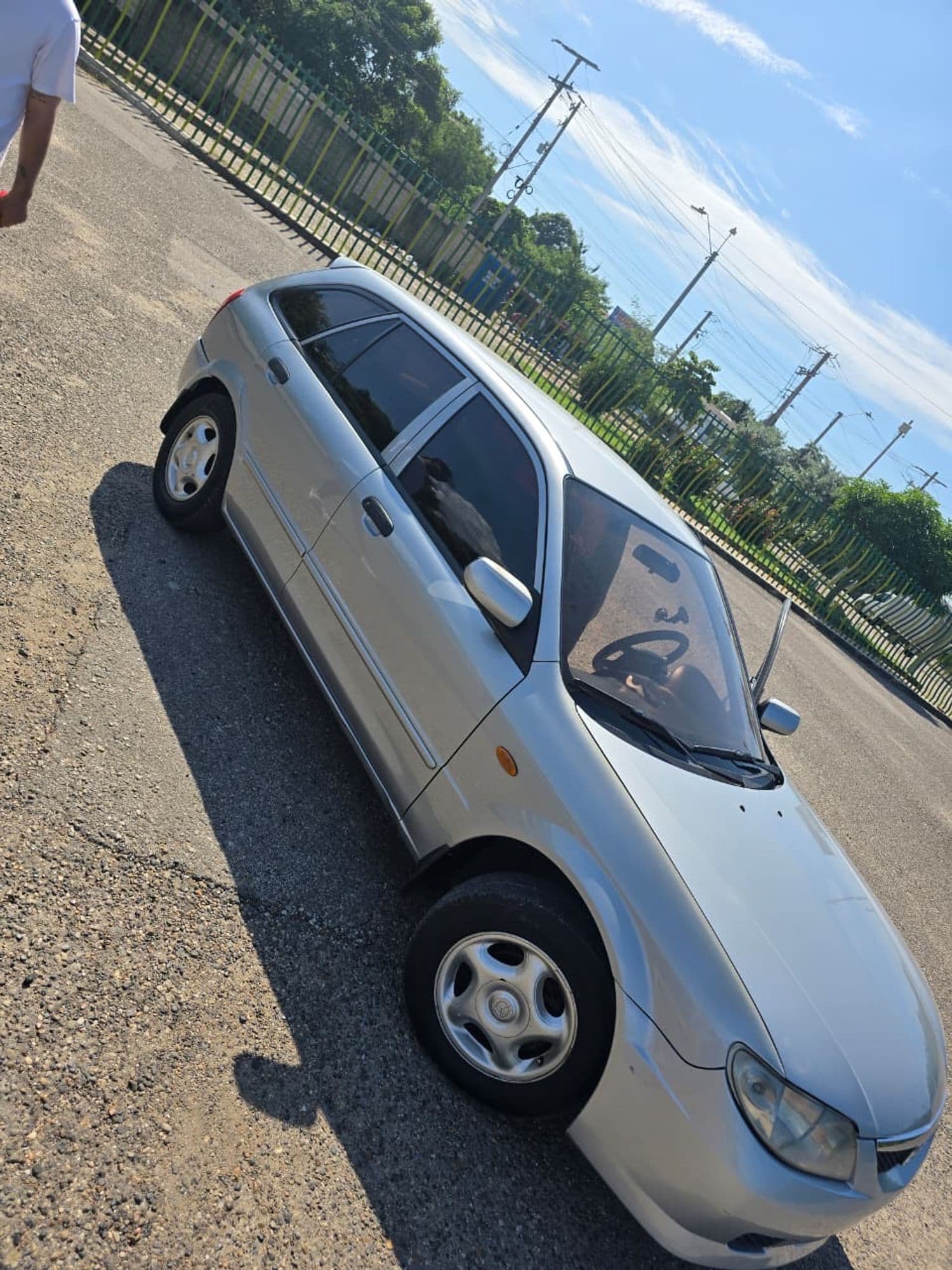 Mazda allegro - imagen 1