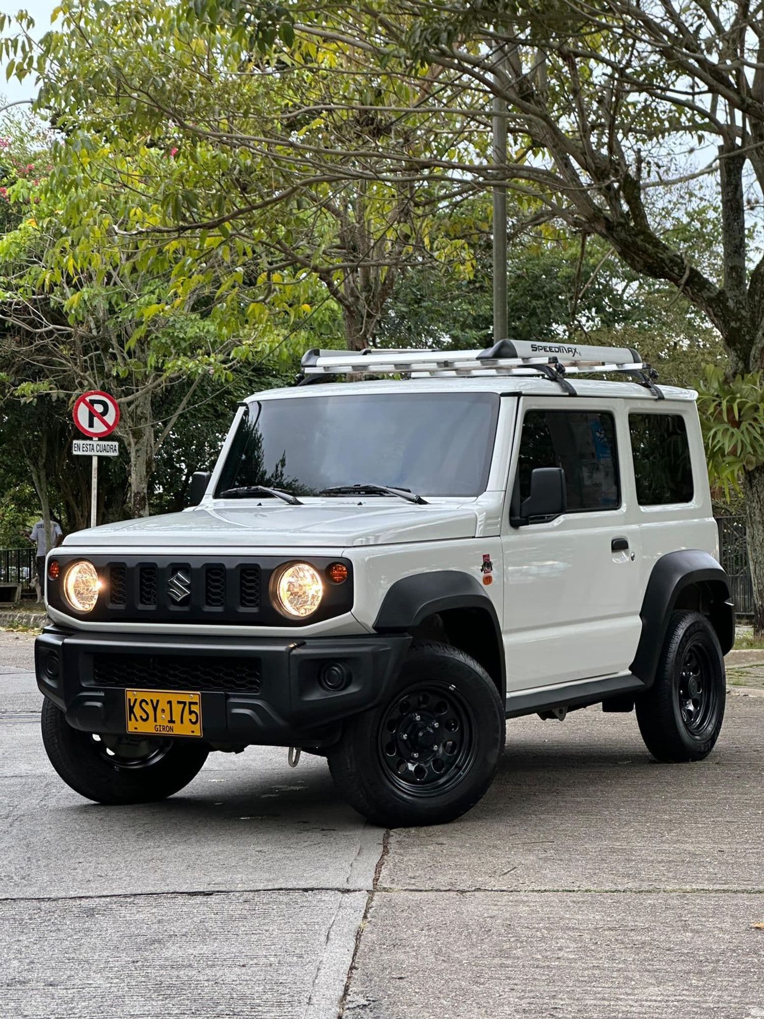 Suzuki Jimny 2023 - imagen 1