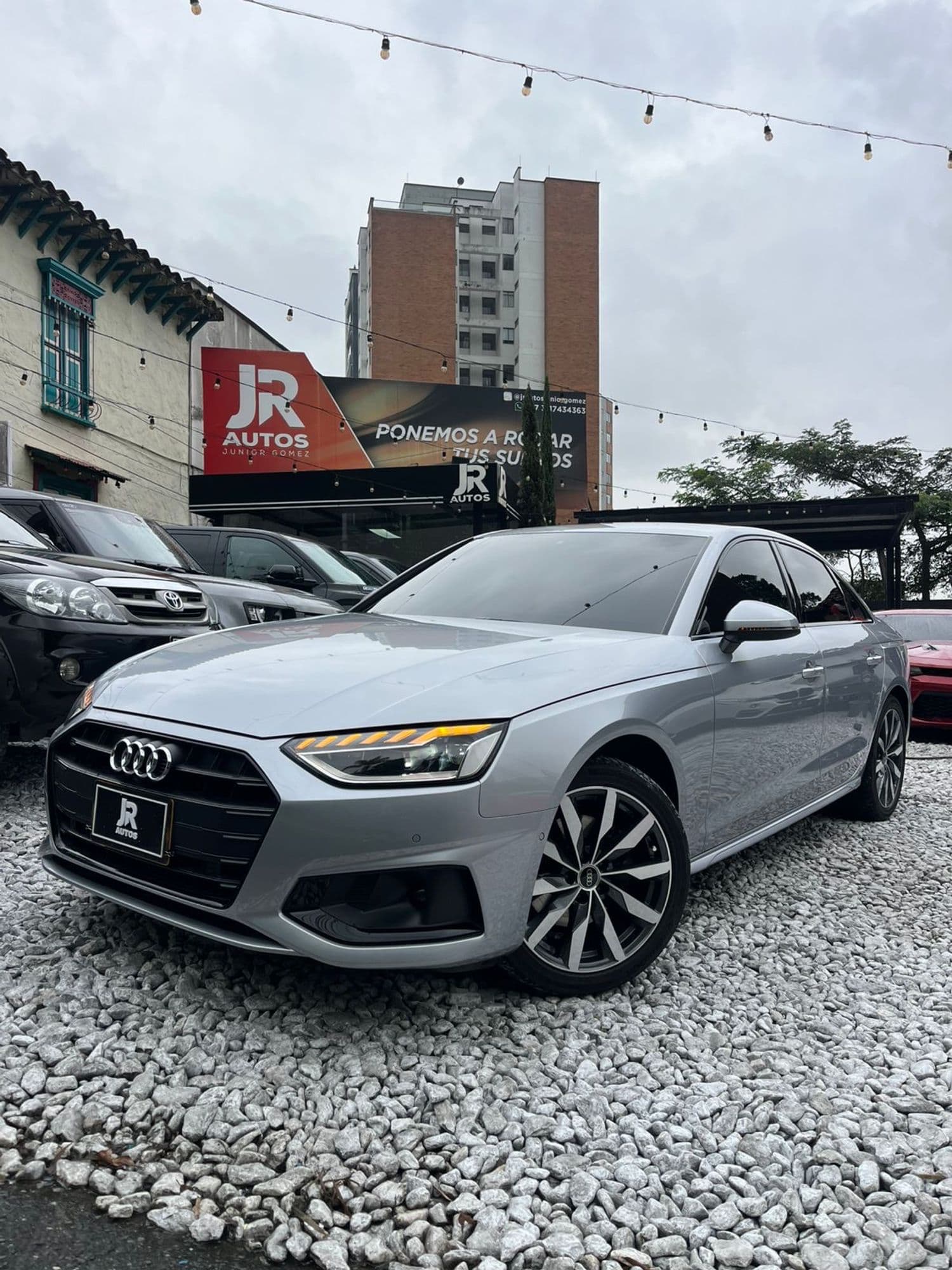 AUDI A4 PRESTIGE HÍBRIDO 2025 - imagen 1