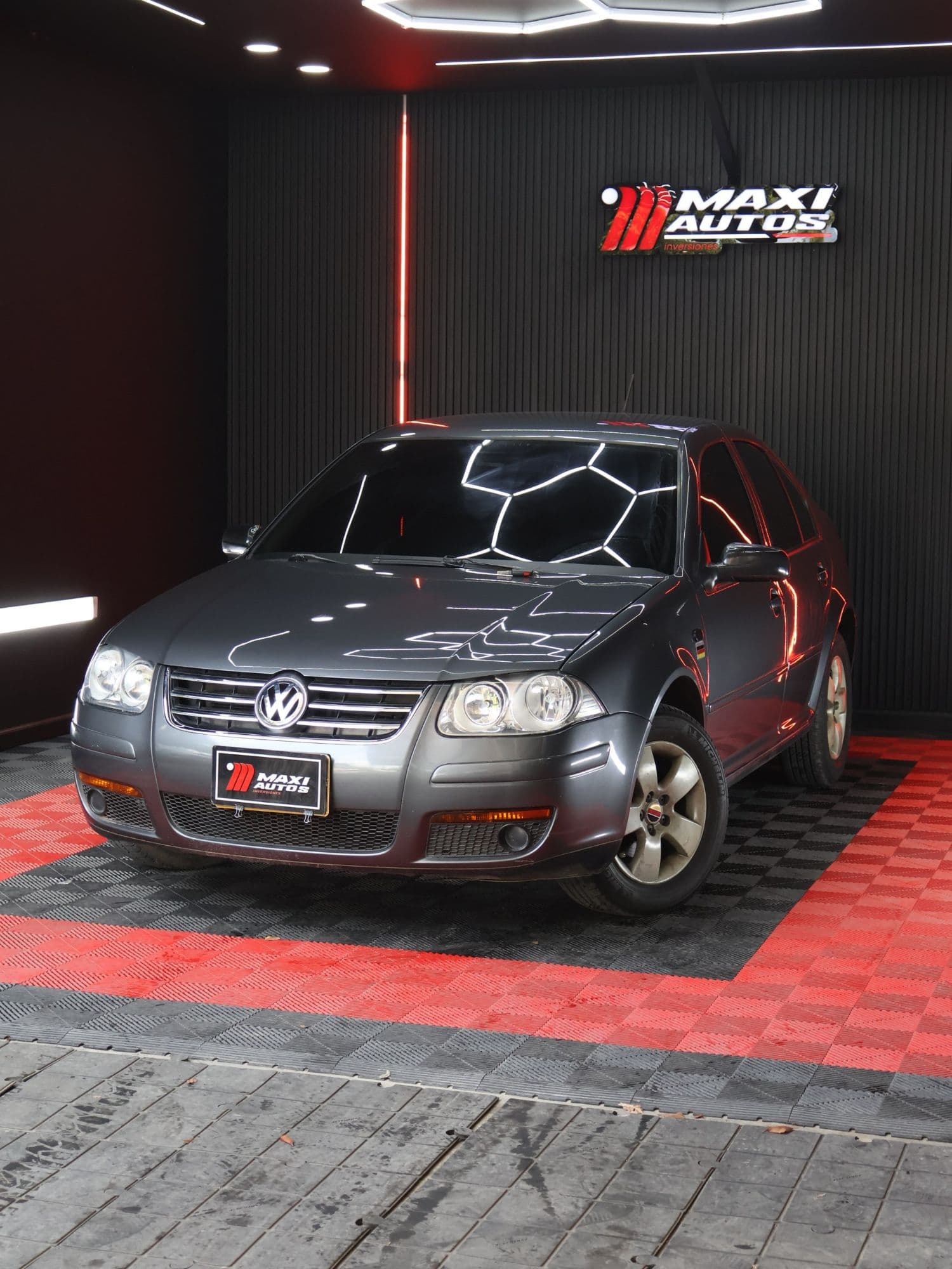 VOLKSWAGEN JETTA EUROPA CLÁSICO 2.0 AUTOMÁTICO GASOLINA. MODELO 2014 - imagen 1