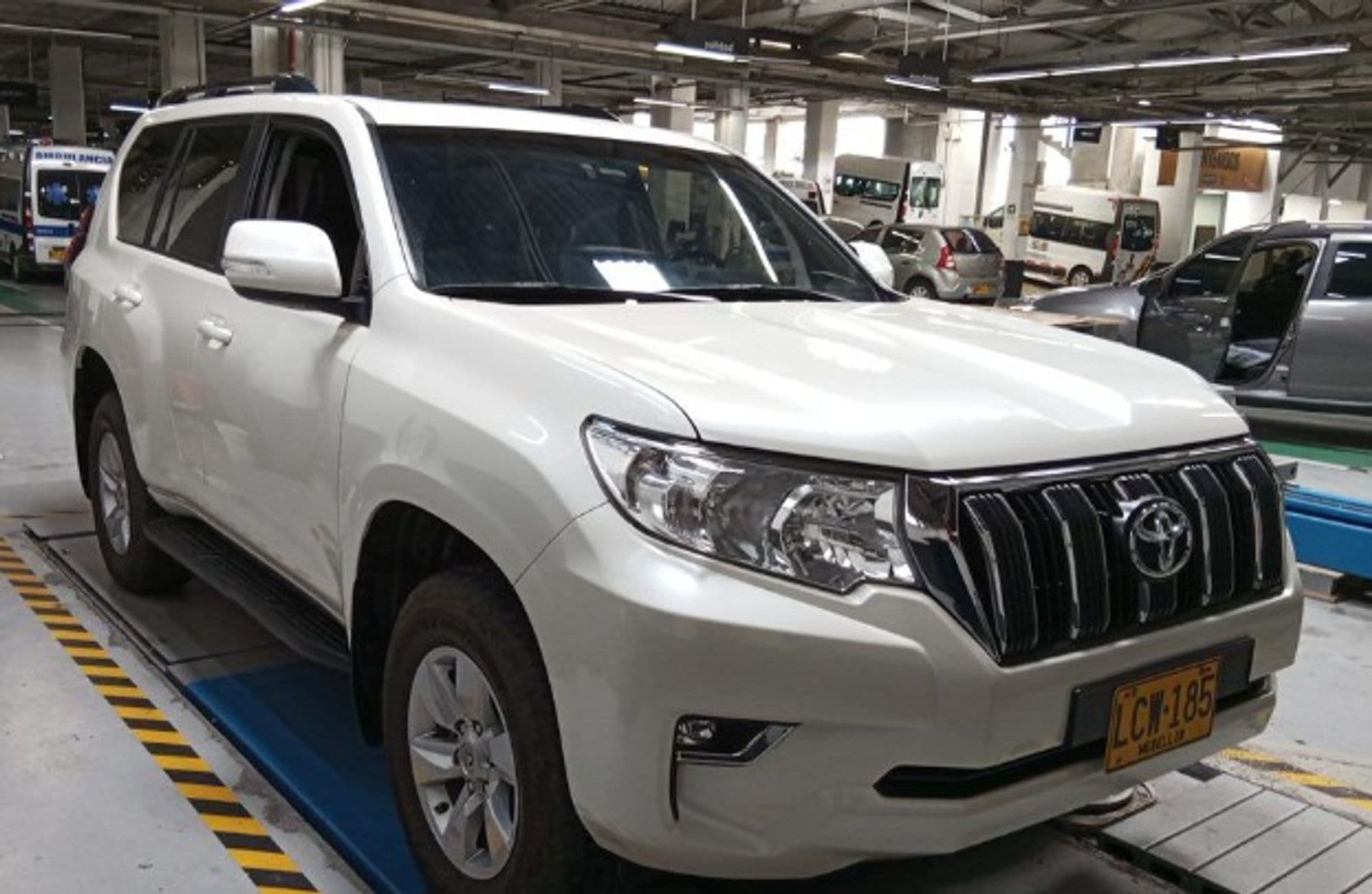 Toyota Prado TXL 2022 - imagen 1