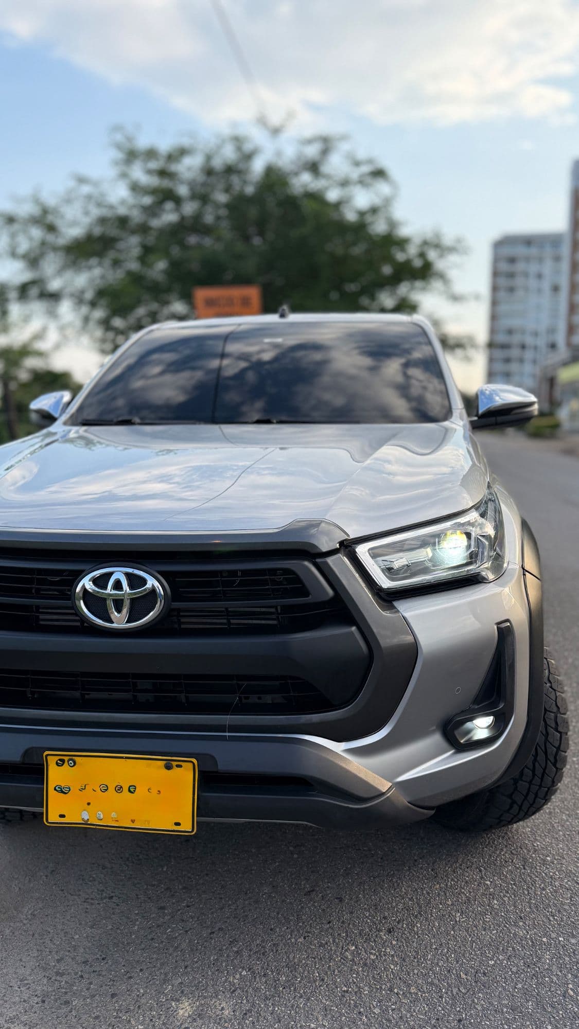 Toyota Hilux 2022 2.4 Automática Diésel - imagen 1