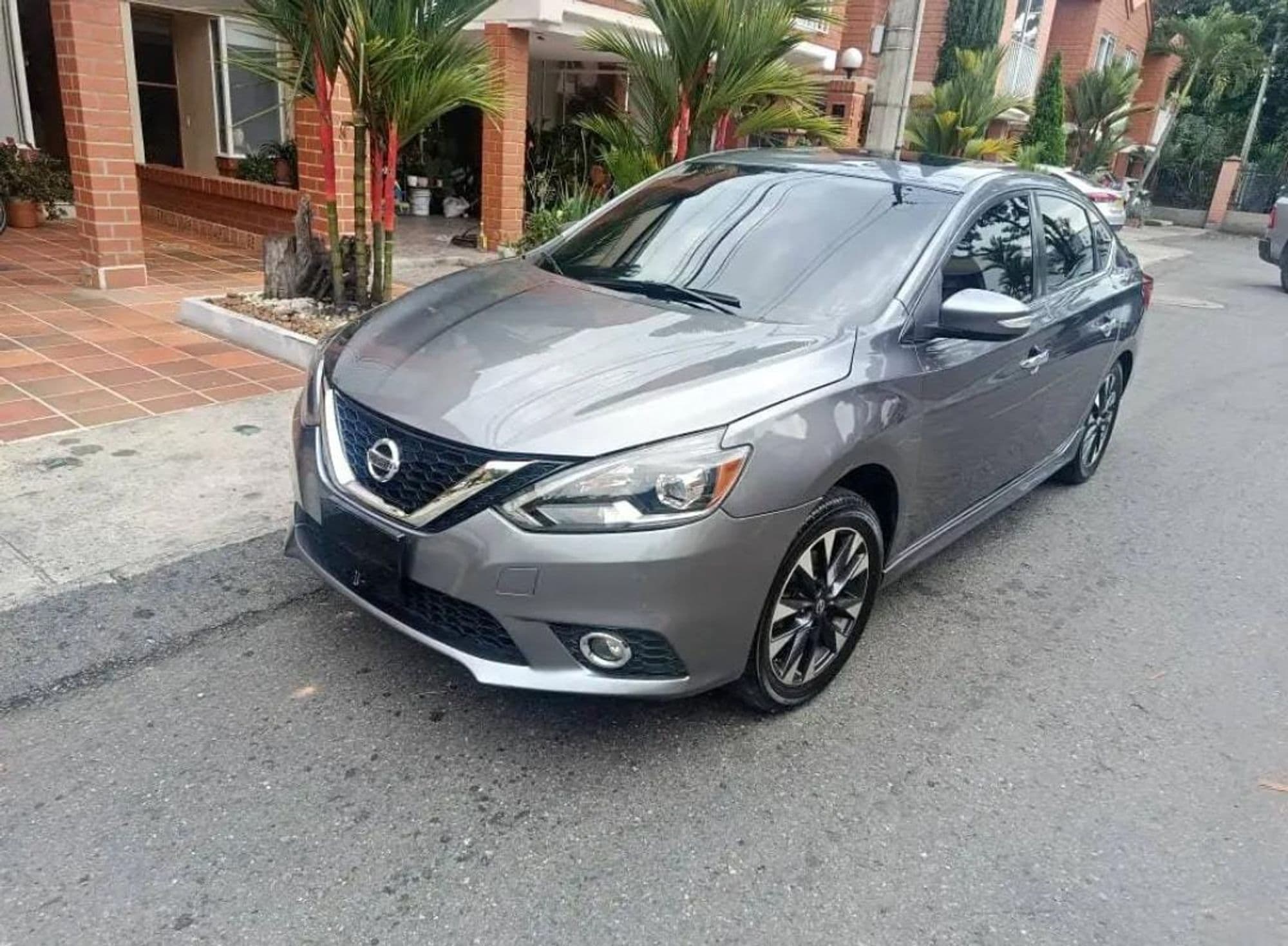Nissan Sentra Exclusive 2019 - imagen 1