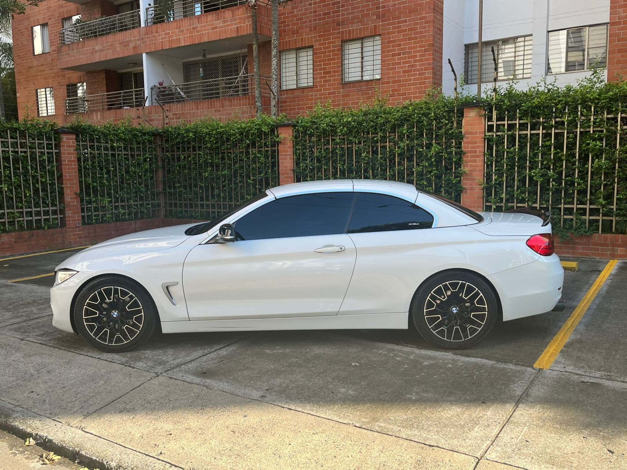 BMW 420i cabriolet 2017 - imagen 1