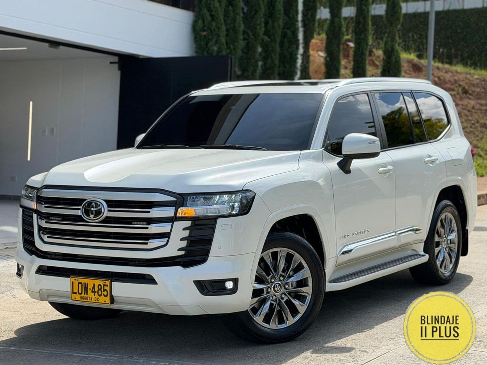 Toyota LC300 Arave GXR BLINDADA - imagen 1