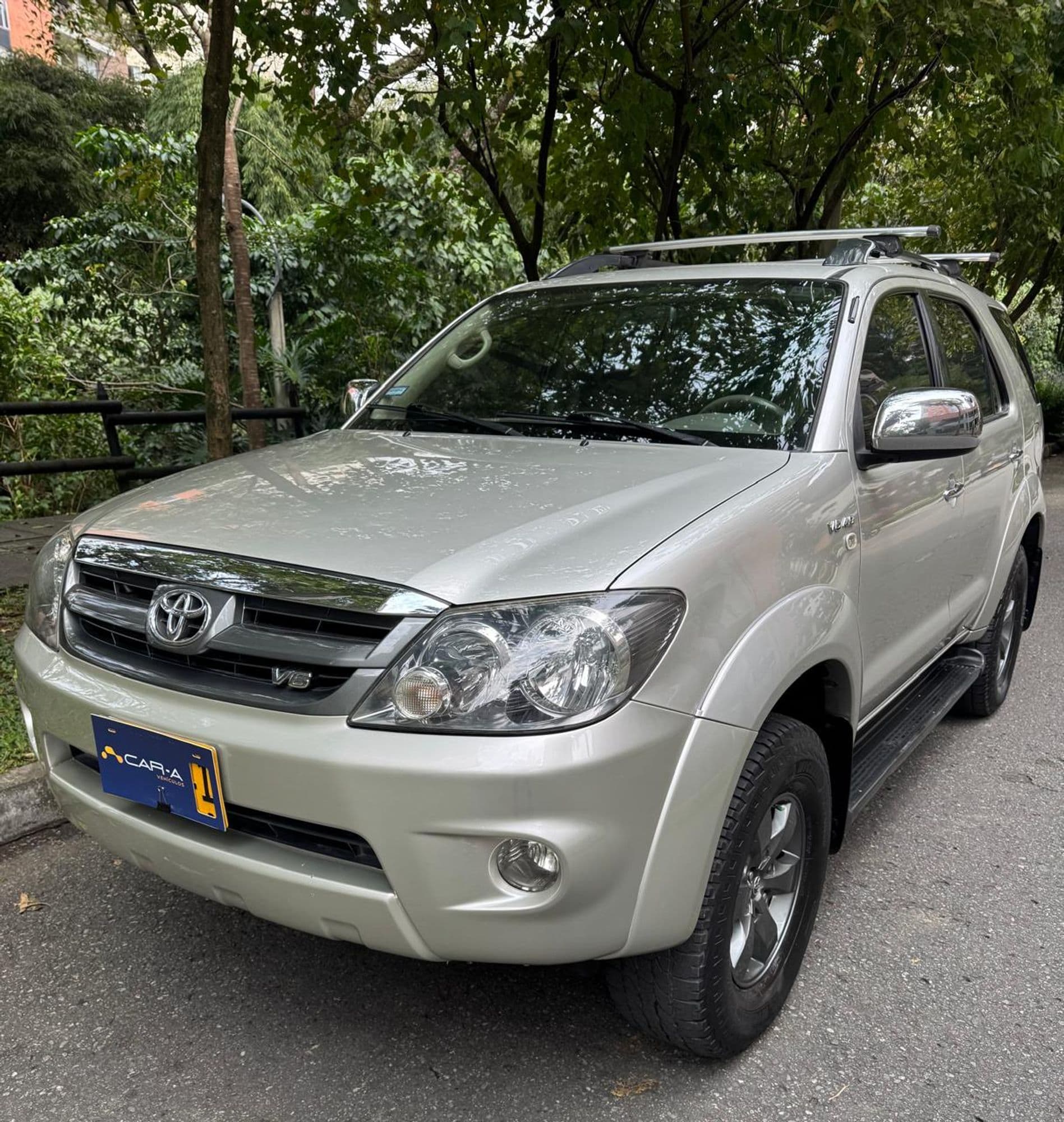 2008 Toyota fortuner sr5 at 4000cc 4x4 - imagen 1