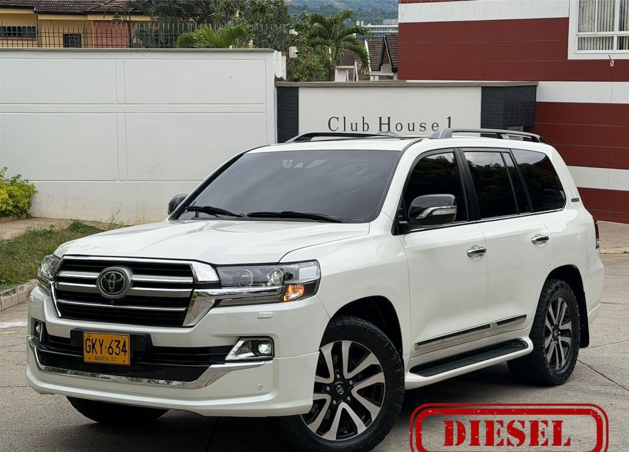 TOYOTA SAHARA LC200 EUROPEA EXECUTIVE LOUNGE - imagen 1