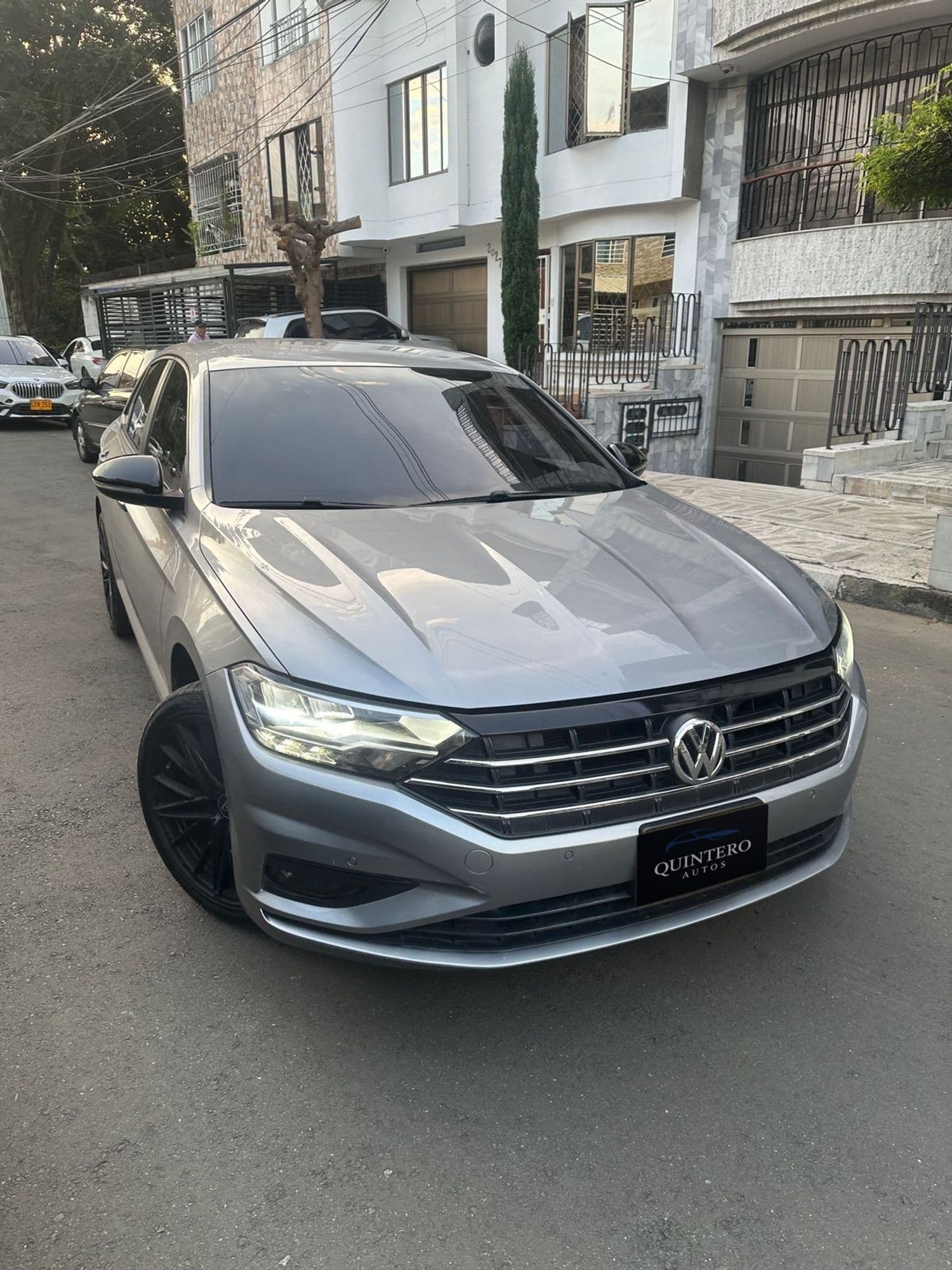 Volkswagen Jetta 2020 - imagen 1