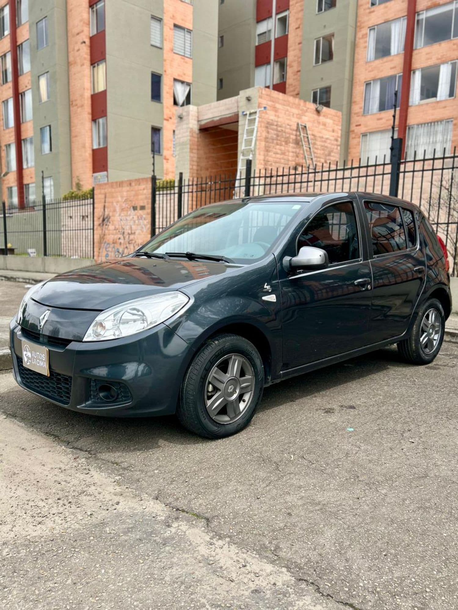 RENAULT SANDERO EXPRESSION MT 1.6cc AA 8V 2AB MOD 2016 - imagen 1