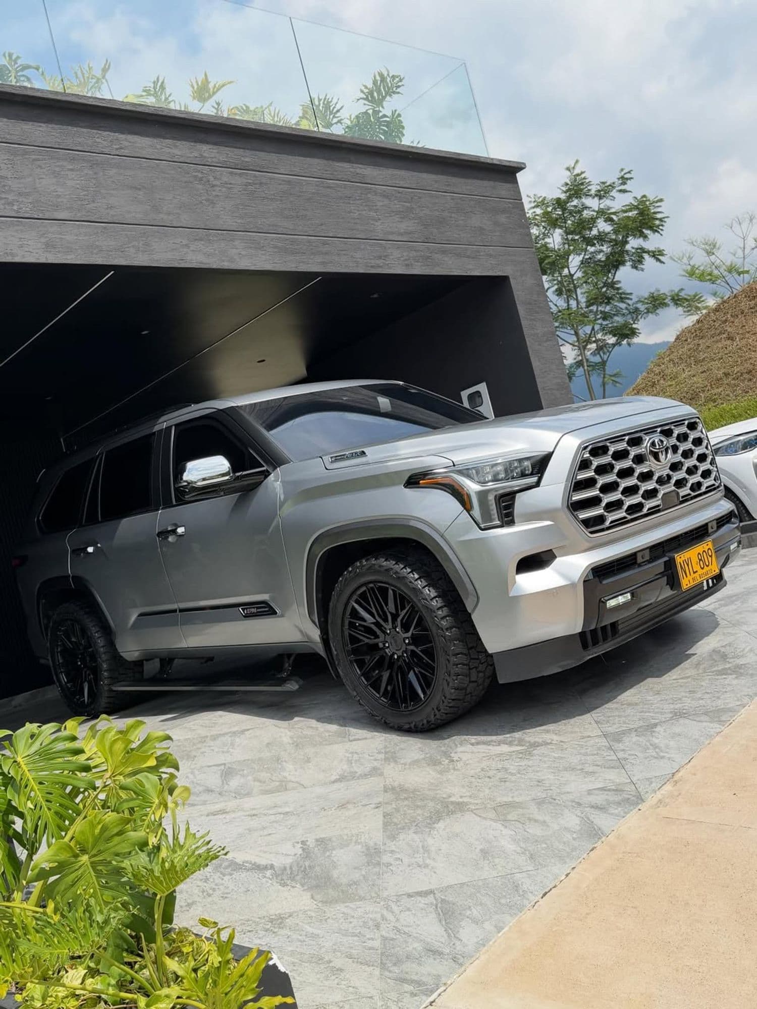 Toyota Sequioa 1794 Híbrida 2025 blindada - imagen 1