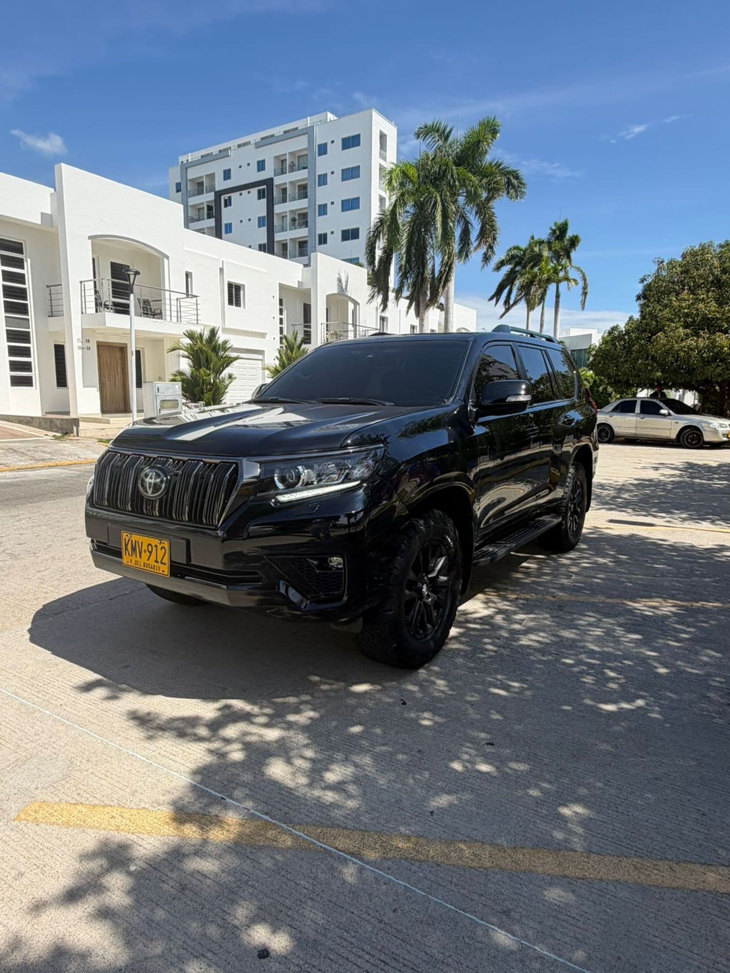 Toyota prado TXL 2021 diesel black Edition - imagen 1