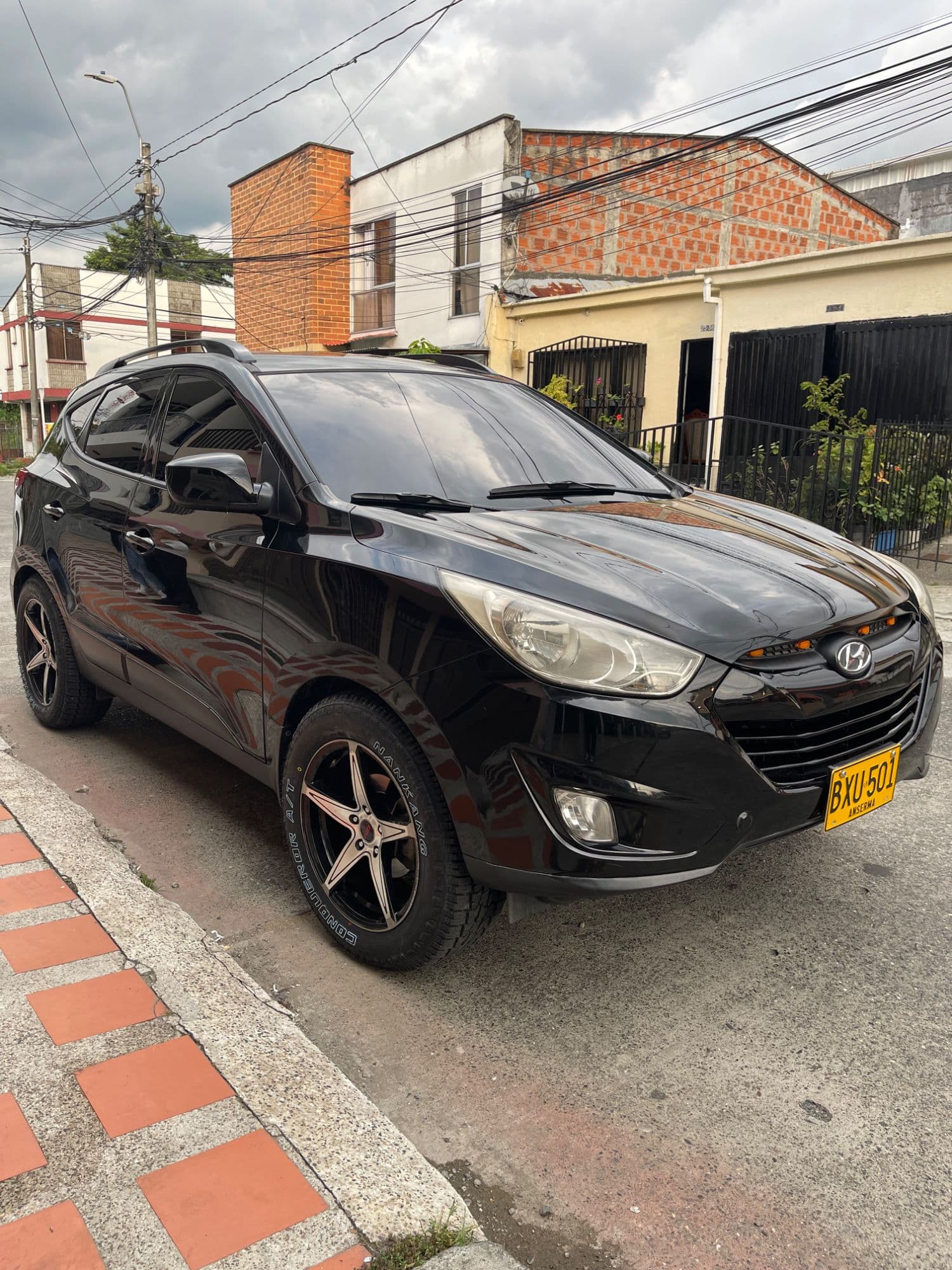HYUNDAI TUCSON IX35 GL 2011 - imagen 1