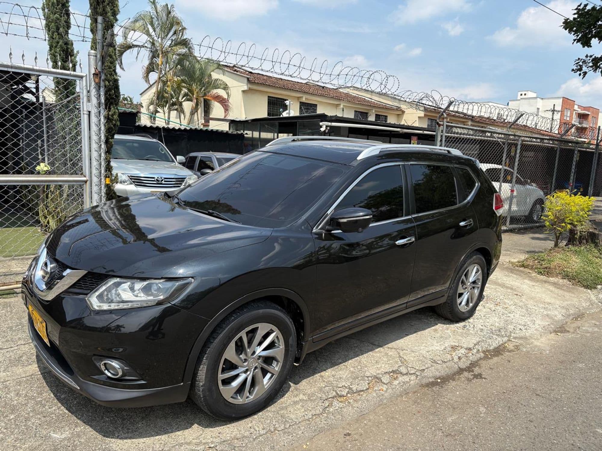 Nissan X-trail Exclusive 2017 - imagen 1