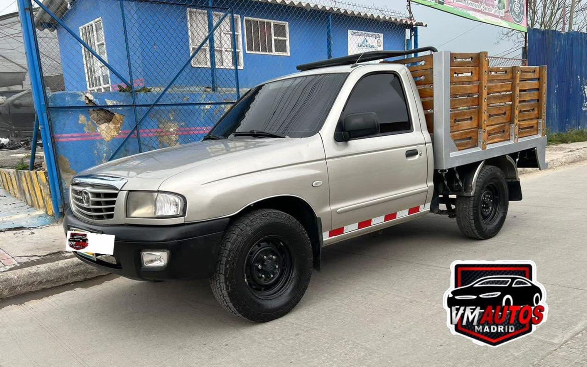 Mazda B22 estacas - imagen 1