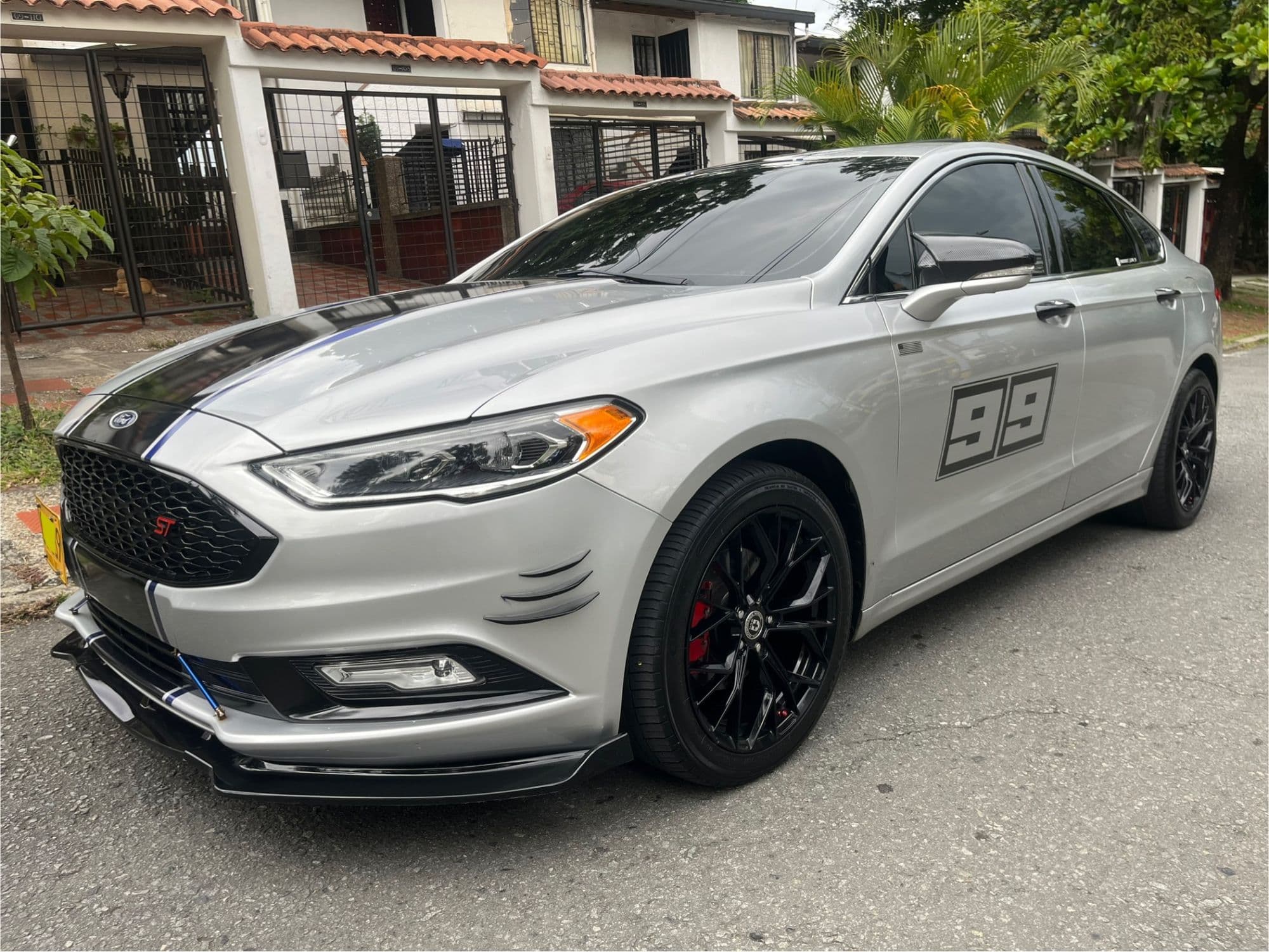 Ford Fusión 2017 - imagen 1