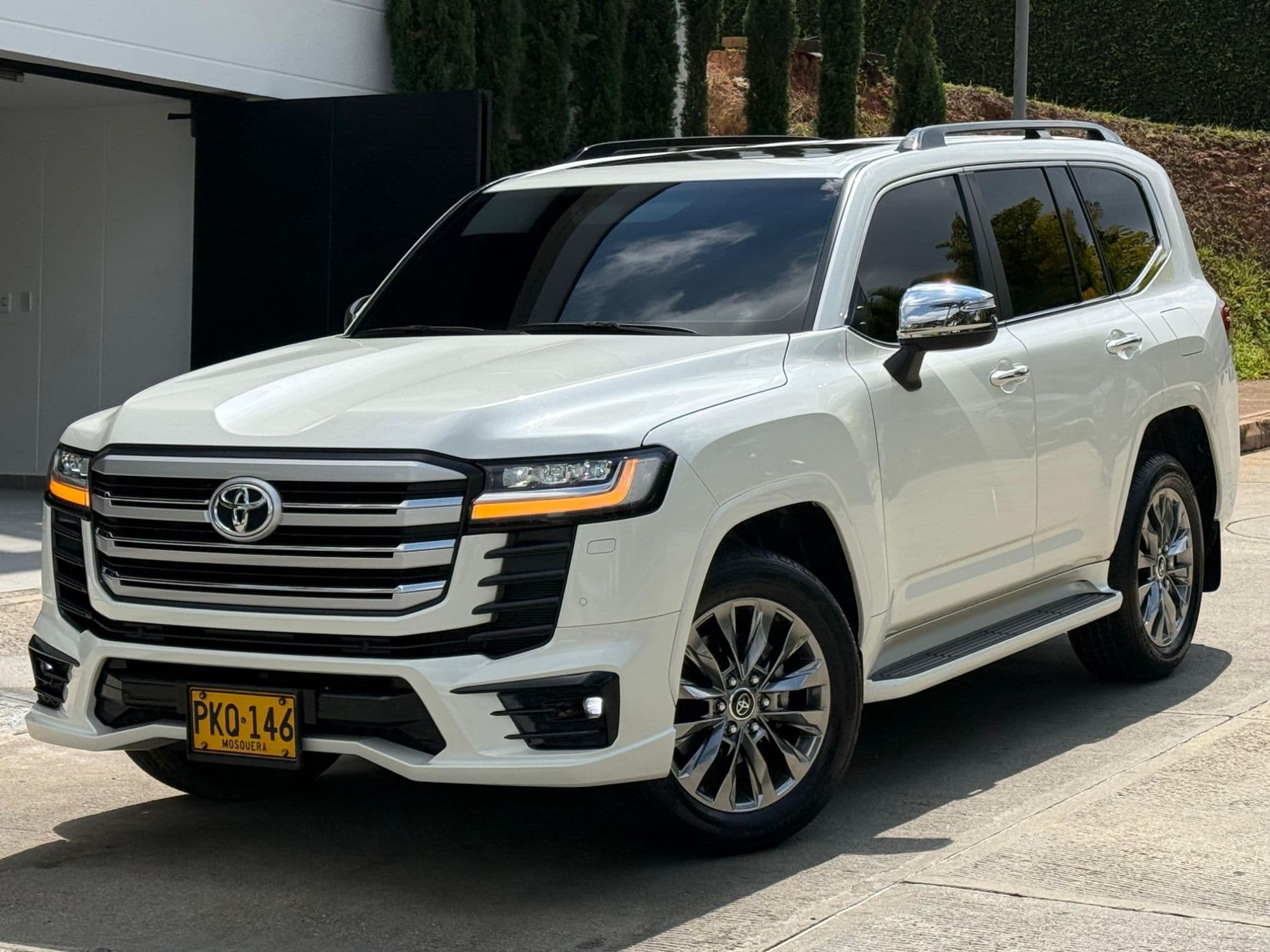 TOYOTA SAHARA LC300 VXR - imagen 1