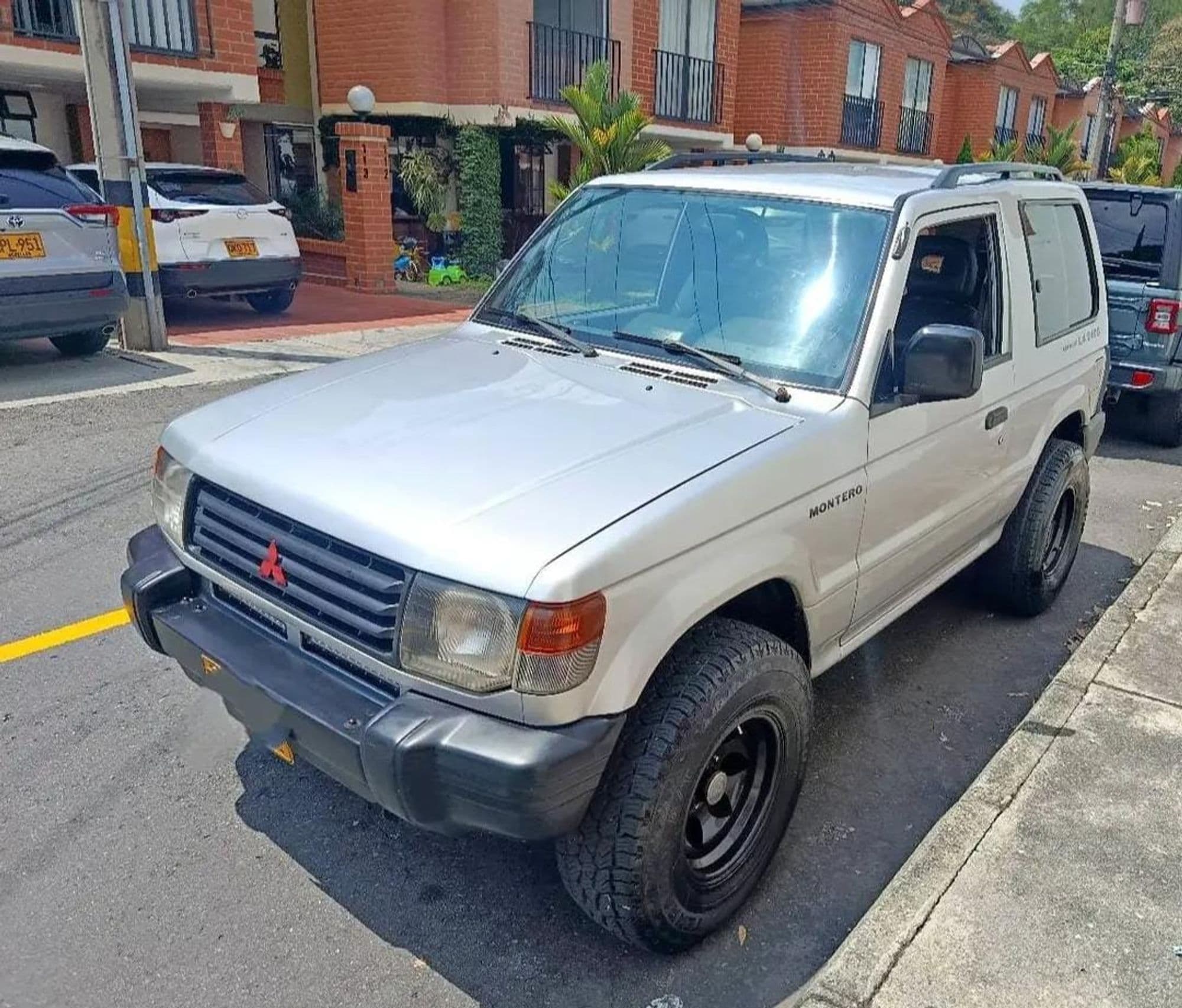 Mitsubishi Montero 2006 - imagen 1