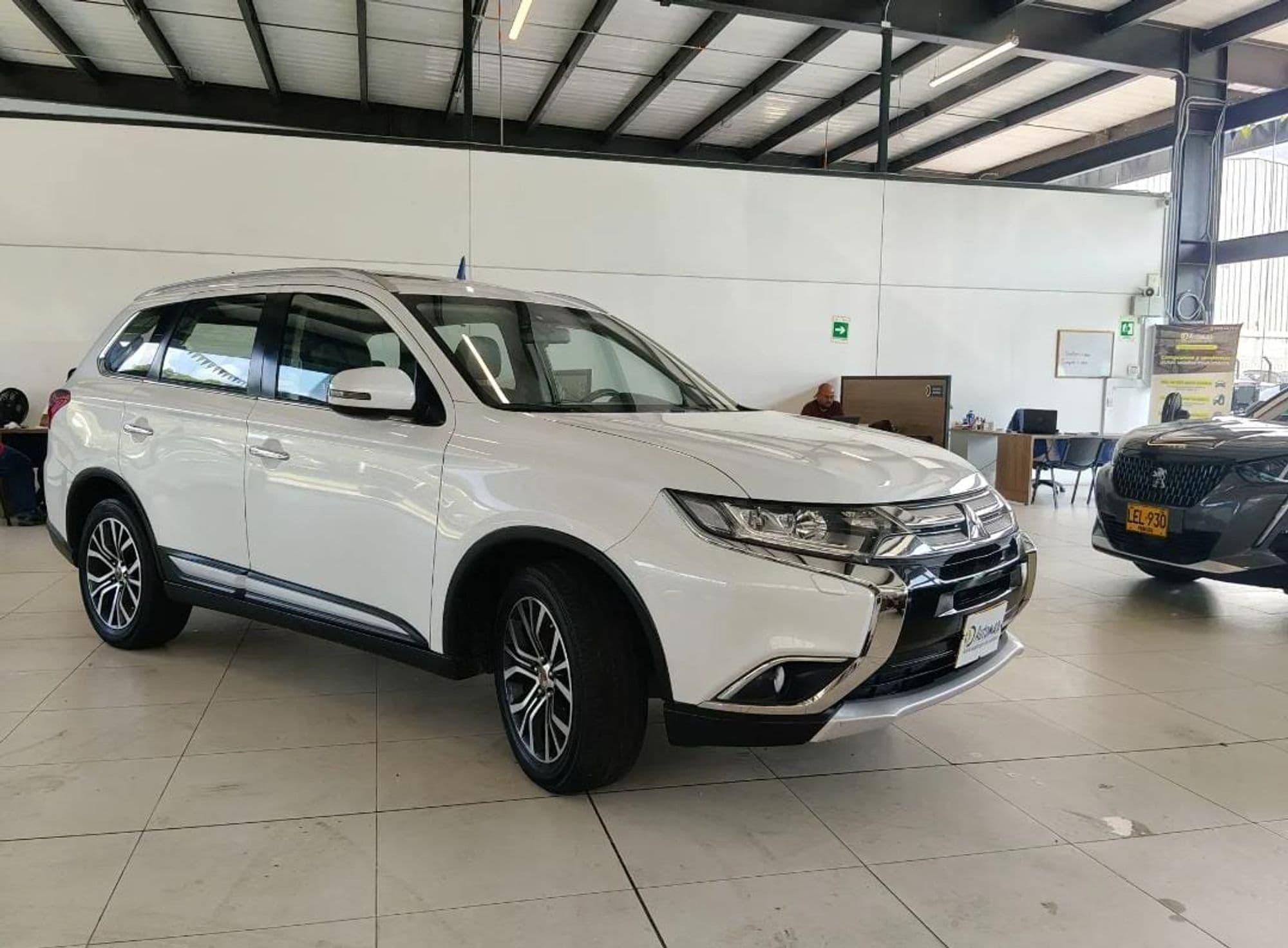 Mitsubishi Outlander 2016 - imagen 1