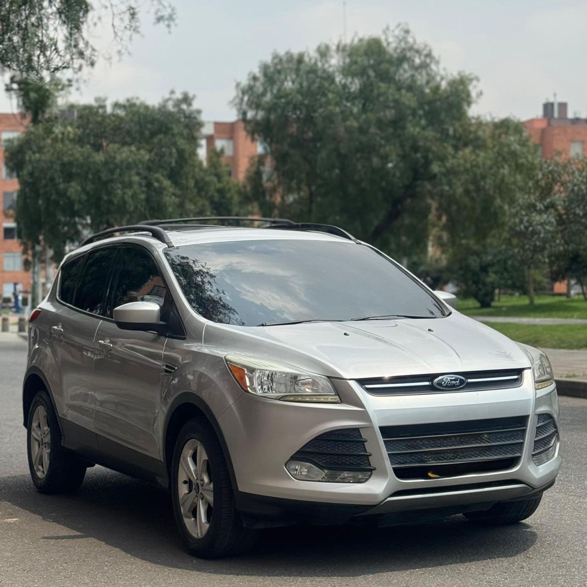 FORD ESCAPE - imagen 1