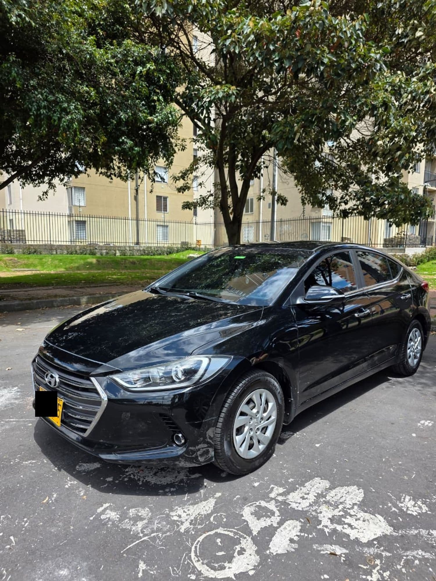 Hyundai Elantra - imagen 1