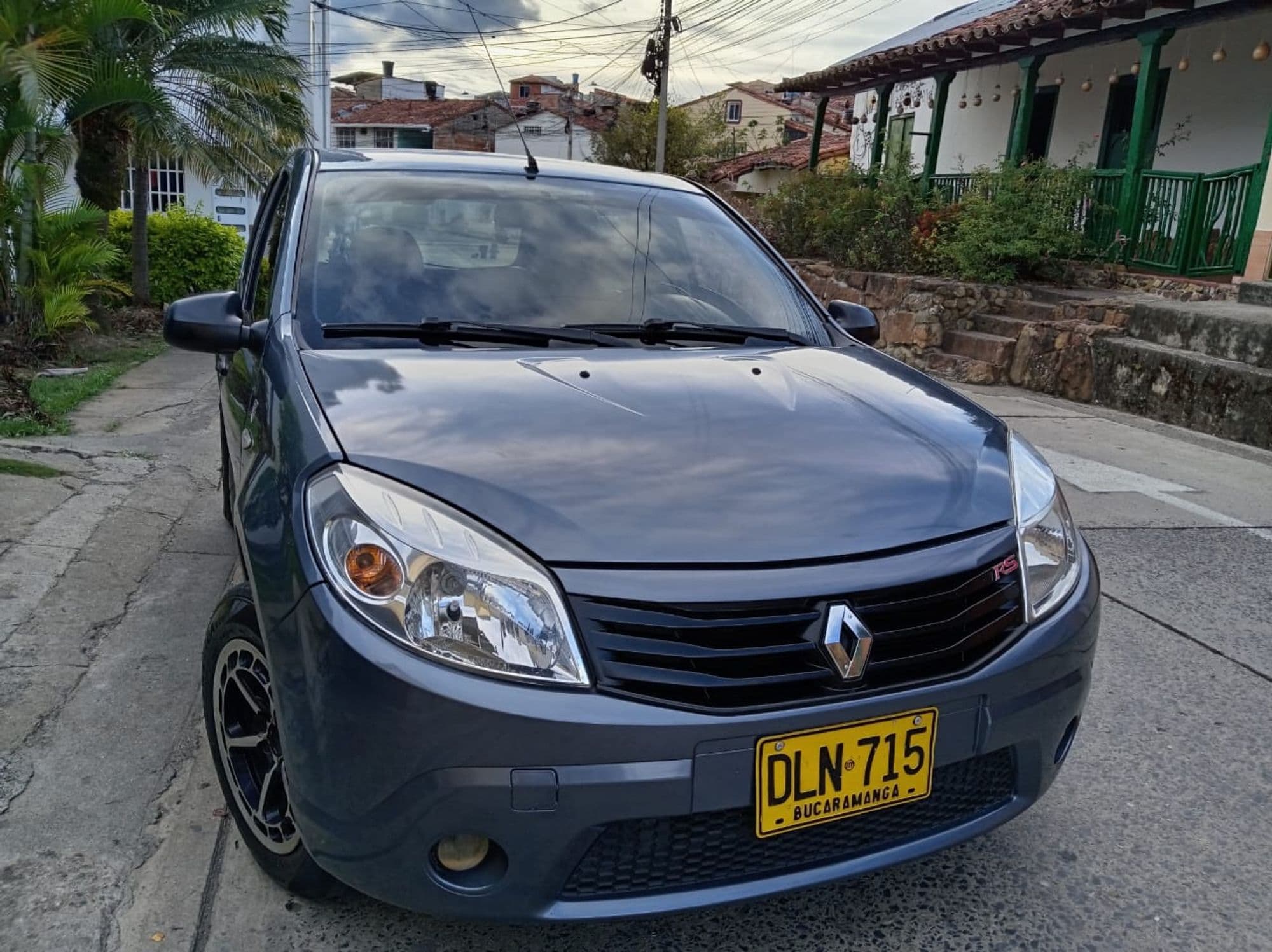 Renault Sandero 2012 - imagen 1