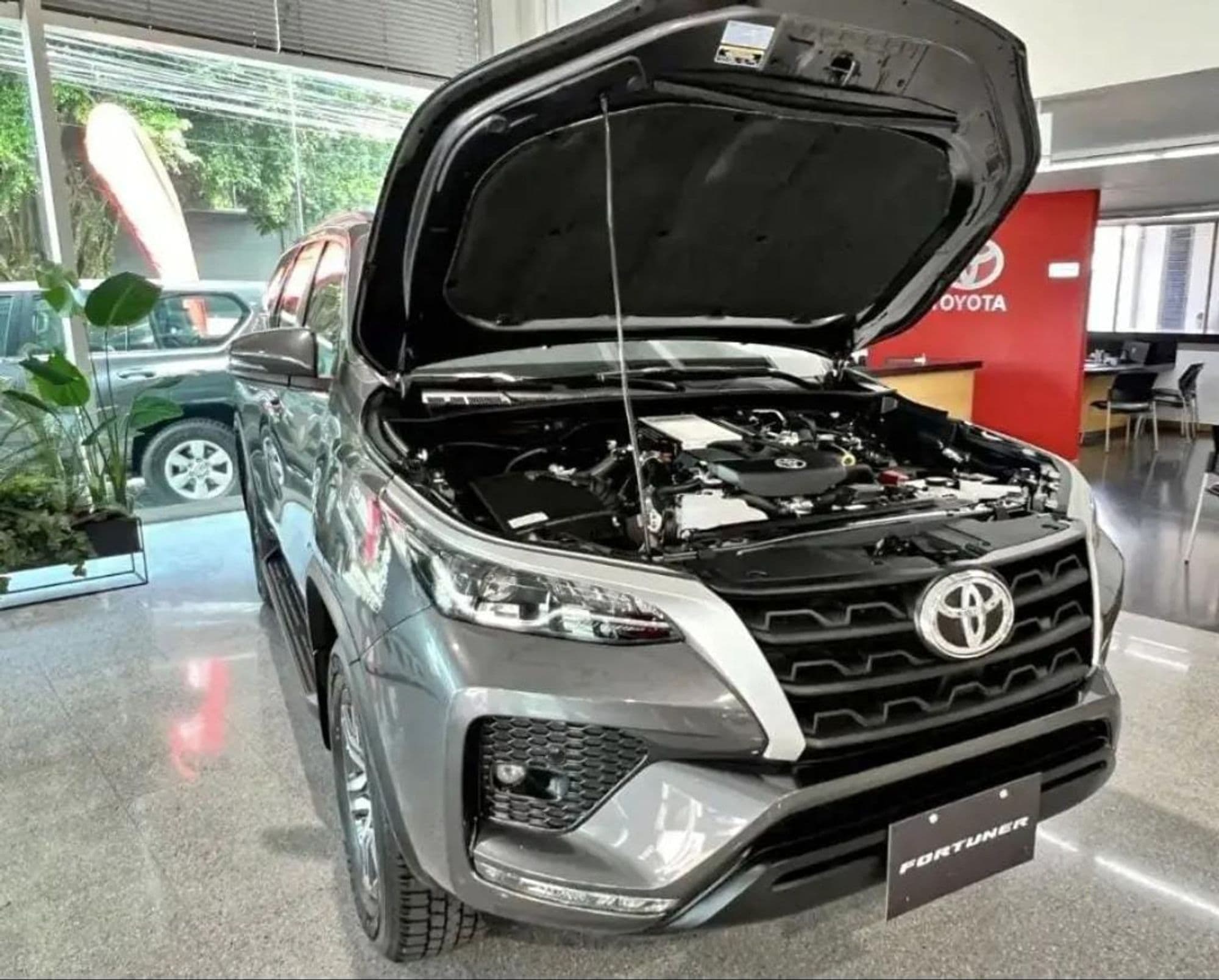 Toyota Fortuner SR 2026 - imagen 1